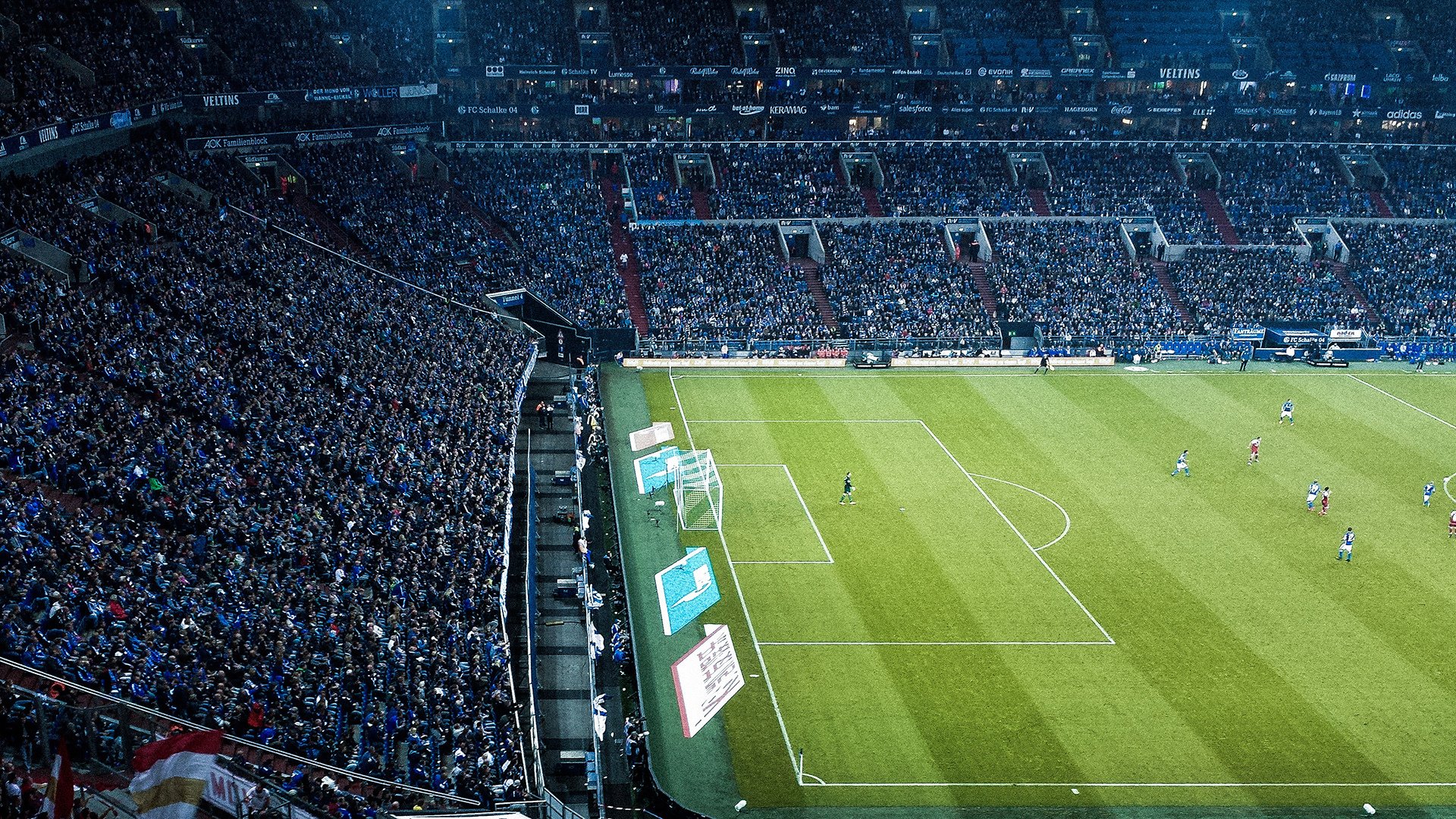 塞维利亚险胜巴黎,福登点燃赛场,一场技术与意志的较量